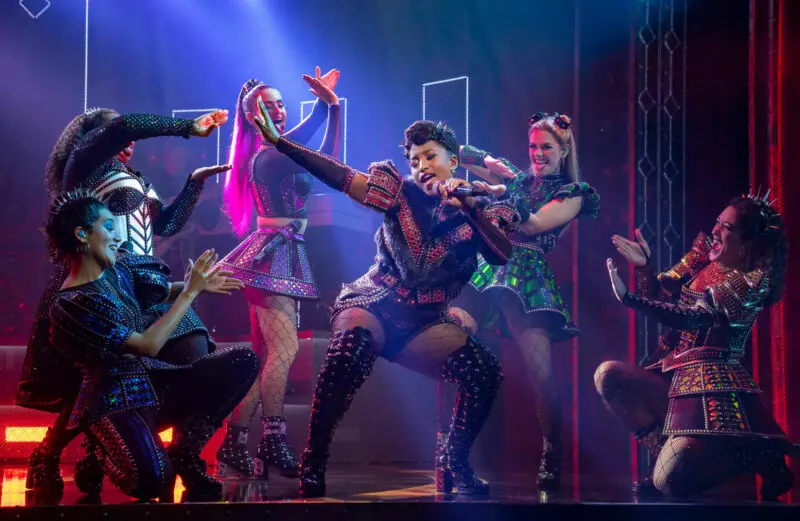 Terica Marie as Anna of Cleves center in The North American Tour Boleyn Company of SIX. Photo by Joan Marcus 0159r 800x521 1