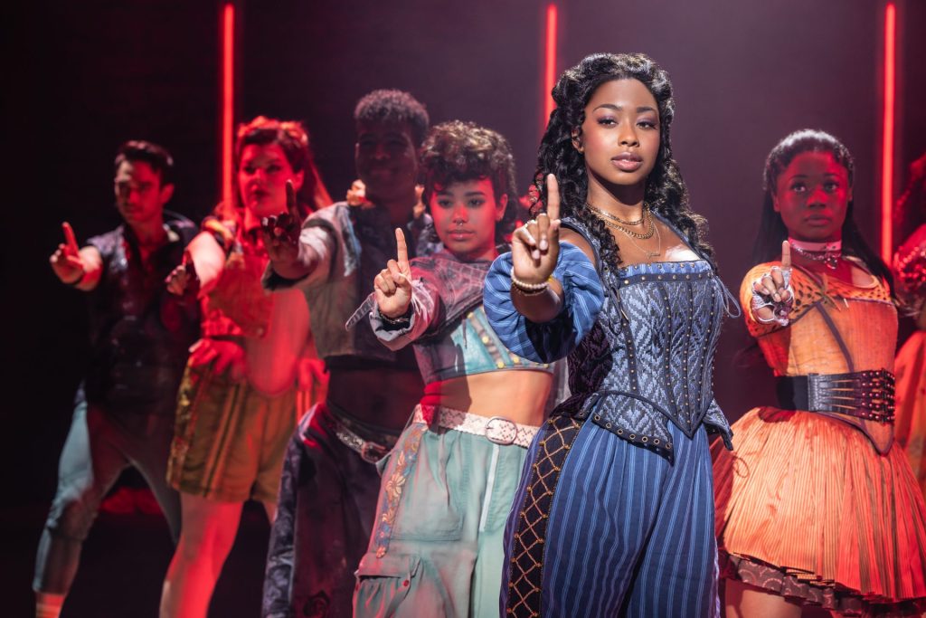 & Juliet” Review: A Queer, Pop-Feminist Remix Takes Over Salt Lake City 7 Rachel Simone Webb and the company of the North American Tour of JULIET Photo Credit Matthew Murphy 3 1